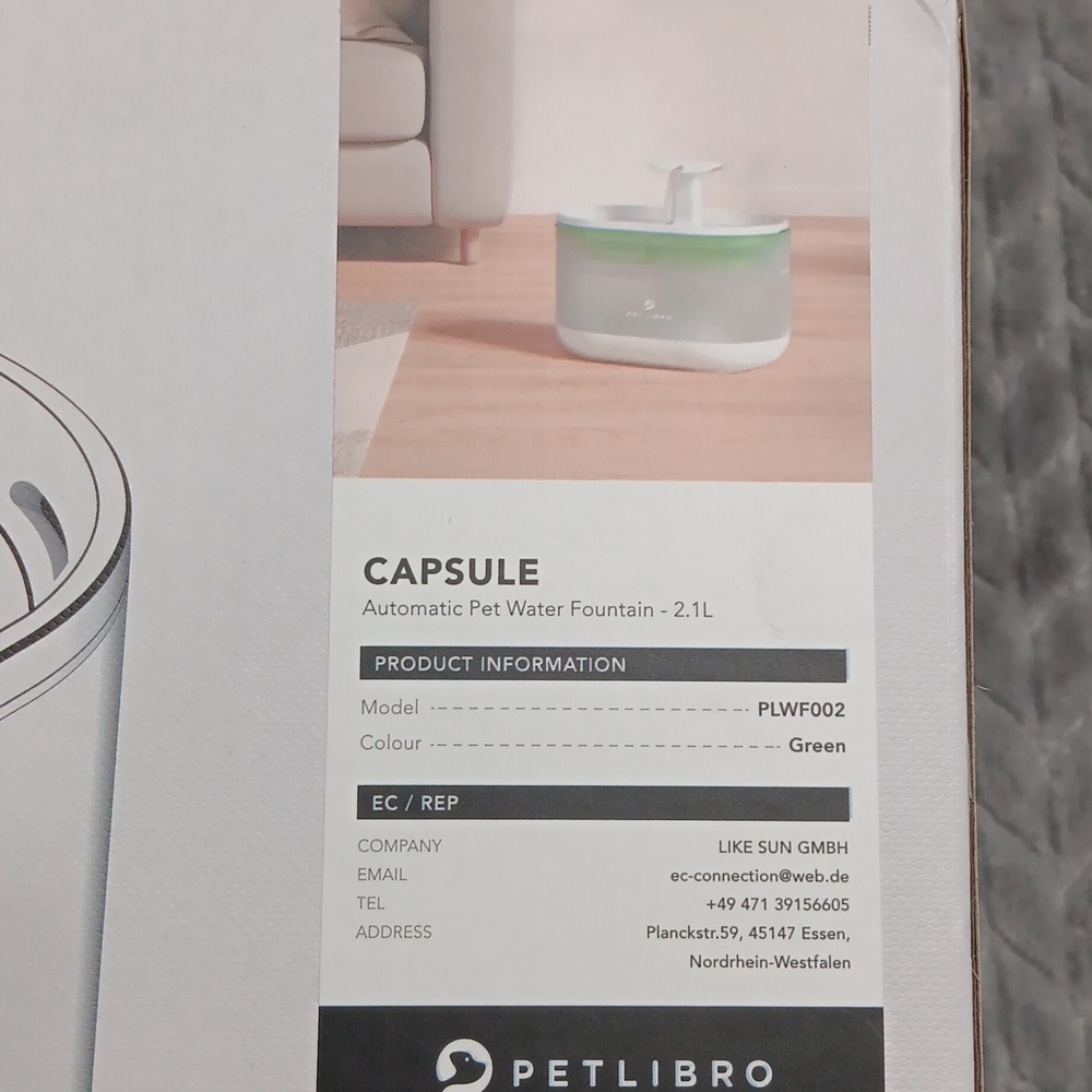 Pet water fountain watering dish